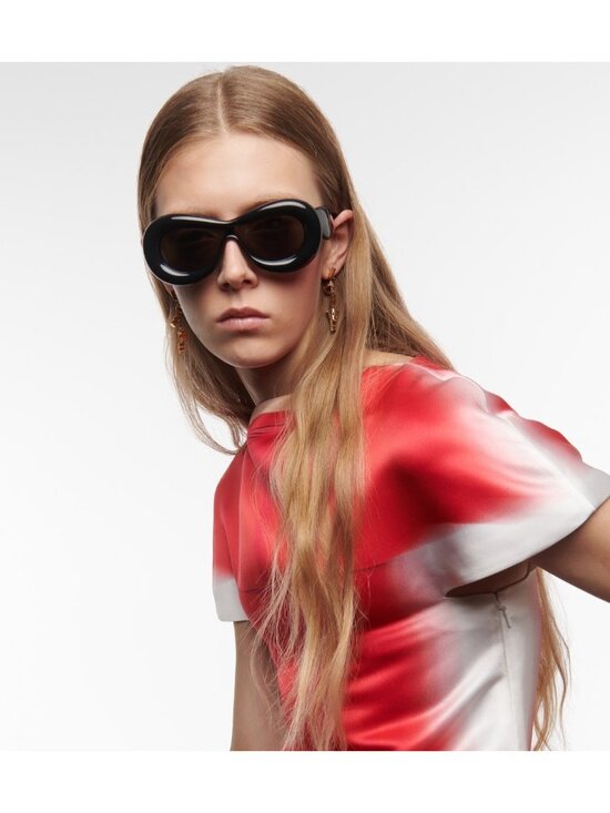 LOEWE LW400991 01A  Inflated Oval BLACK Sunglasses main image 4